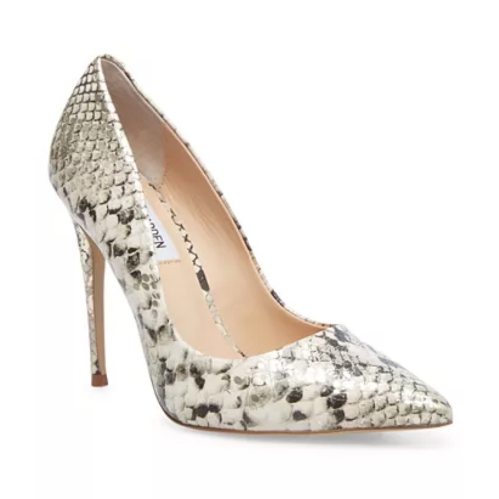 Steve Madden pumps.